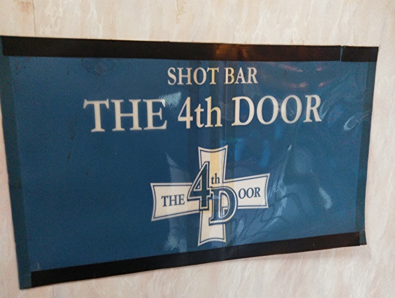 Shot Bar THE 4th DOOR